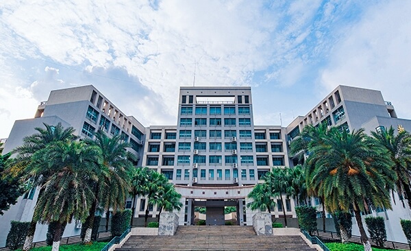 广东工业大学管理学院校园