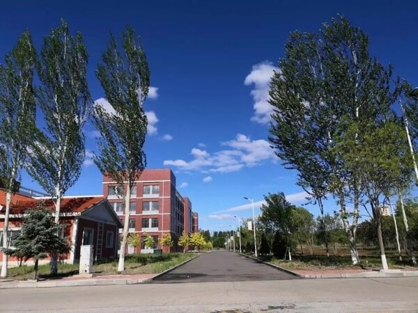辽宁工程技术大学电子与信息工程学院