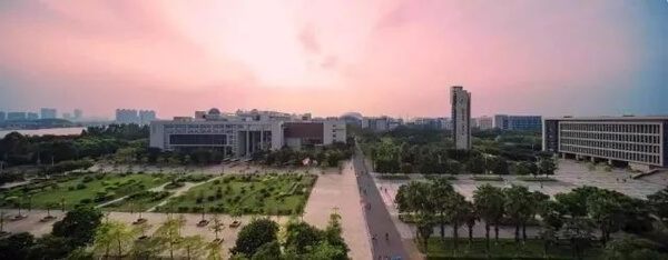 广州大学公共管理学院风景