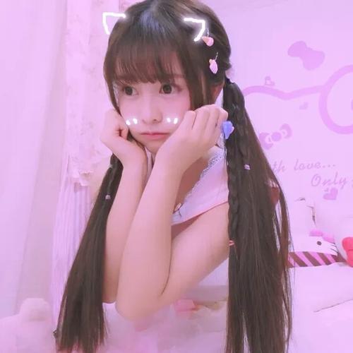 镜中女