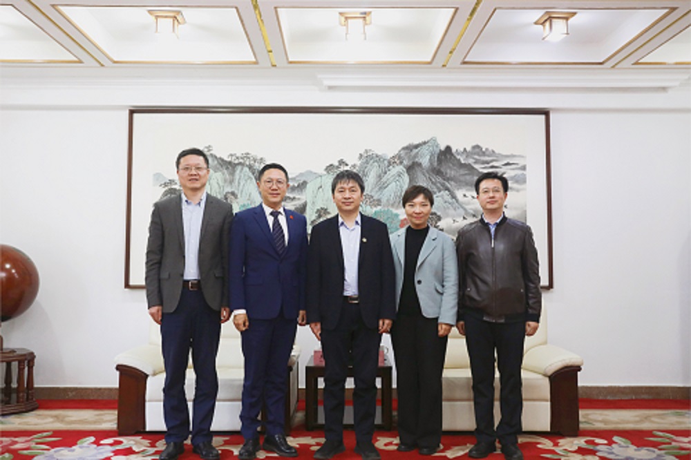 北京邮电大学苏森副校长会见法国里昂商学院副校长王华一行