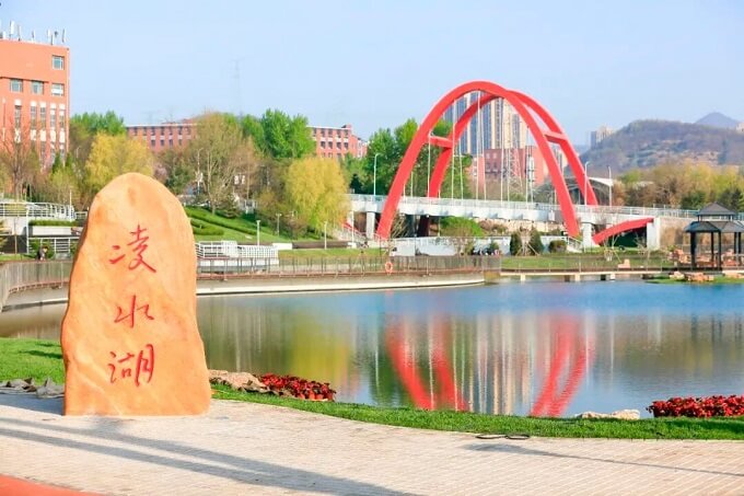 大连理工大学凌水湖