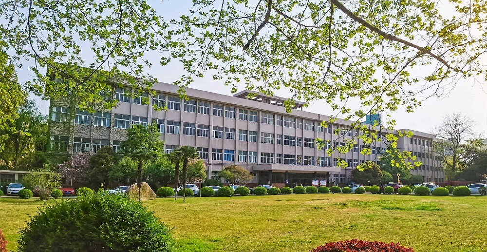 江苏科技大学梦溪校区图书馆