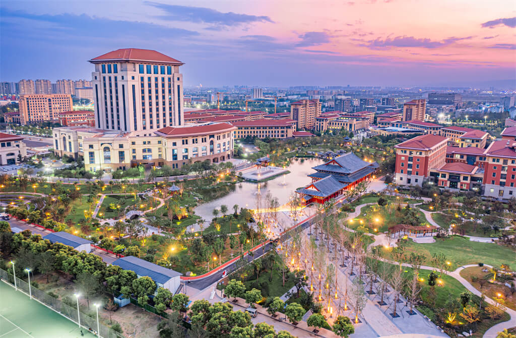 太原理工大學(xué)明向湖