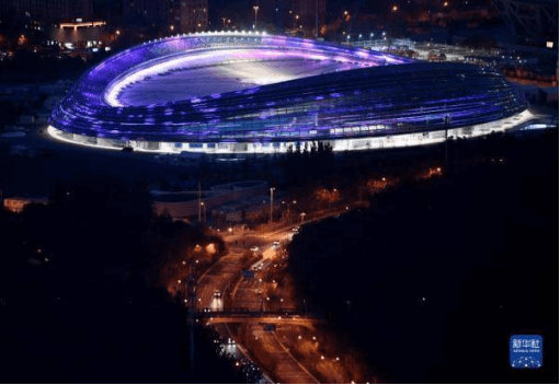 2021年10月28日拍摄的国家速滑馆夜景