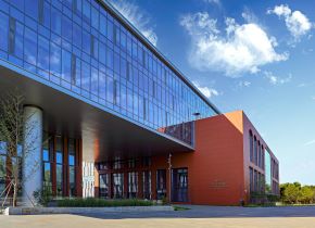 清华大学经济管理学院工商管理硕士：MBA共设四个项目